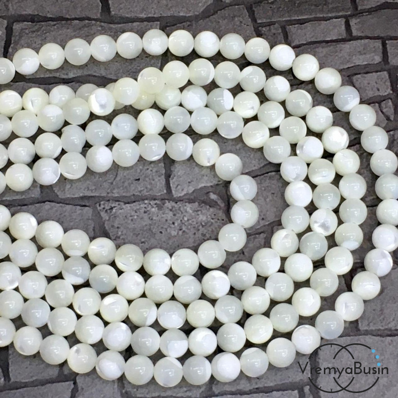 Перламутр натур., шарик гладкий белый, 6 мм   (нить, ок.   65       шт.)